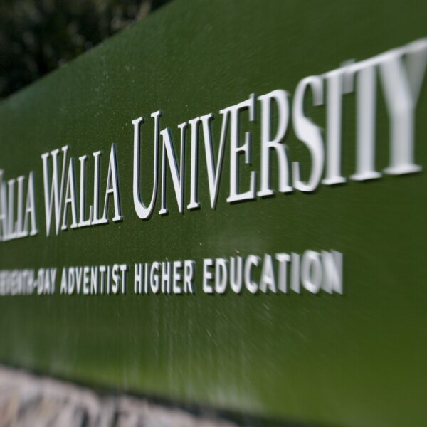Green sign reading Walla Walla University: Seventh-day Adventist Higher Education