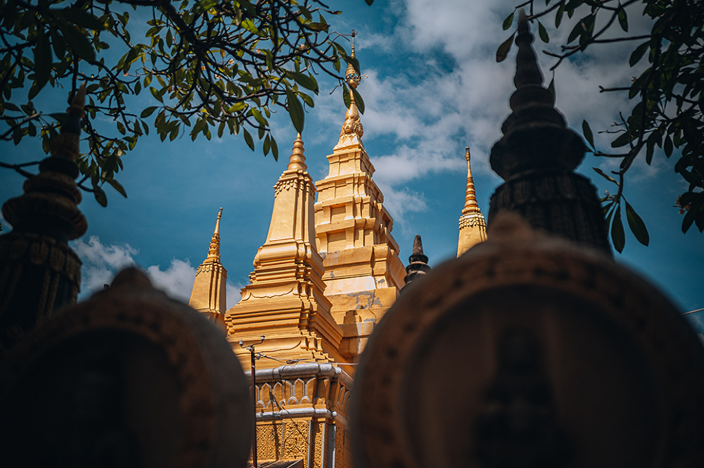 Photo of Buddhist temple Wat Ounalom in Phnom Penh, Cambodia.