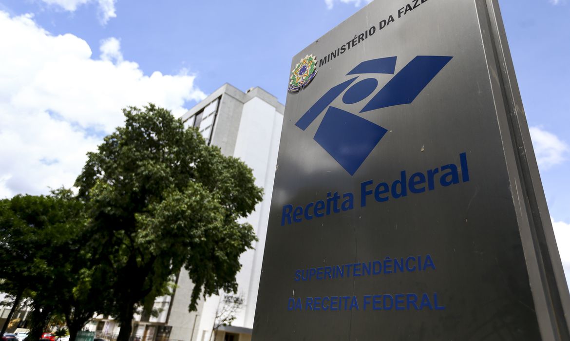 Veja se o Concurso Receita Federal tem prova discursiva! - lOGO 2