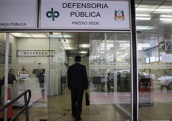 Concurso DPE RS de servidores é anunciado e forma comissão! - Frente