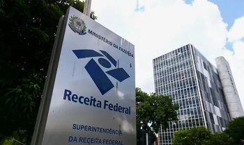 Concurso Receita Federal: sem aval e previsão, servidores protestam! - Frente
