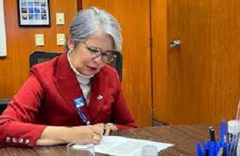 Concurso UnDF, governador promete banca e edital em breve! - Mulher