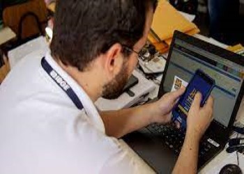 Após concurso, IBGE publica novo edital com 133 vagas temporárias. - Homem
