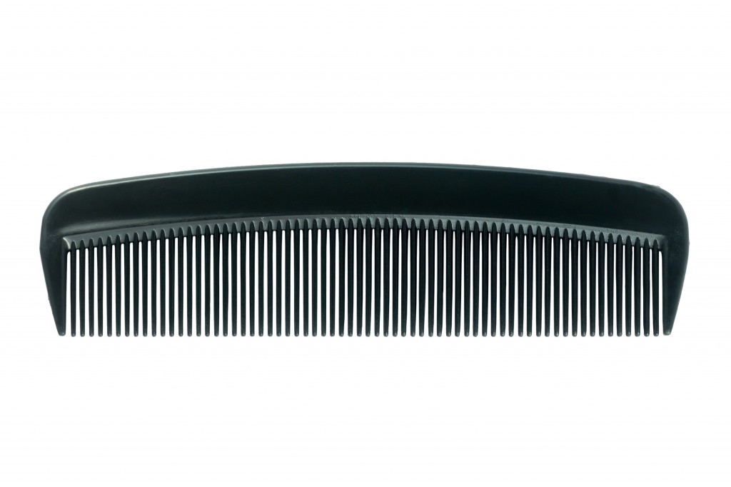 Plastic_comb,_2015-06-07