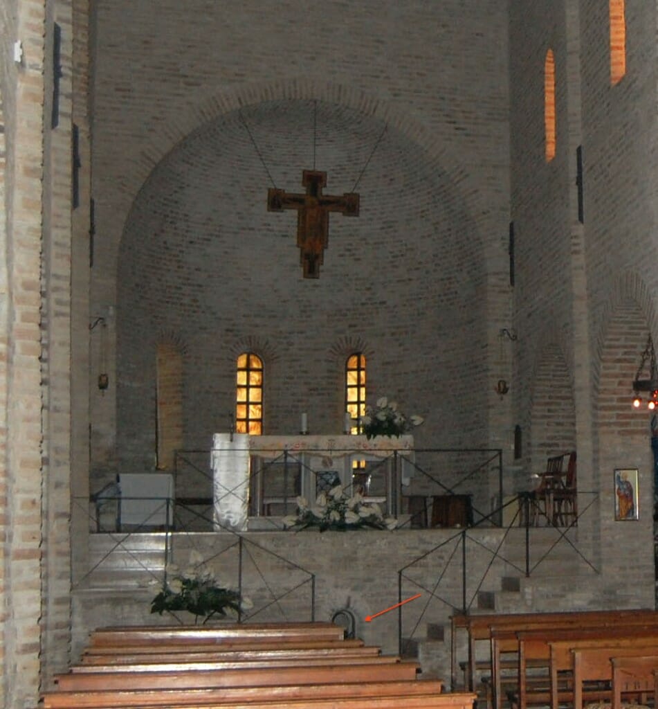 18 san pietro in Trento, raised altar 10th, altar 6th copy