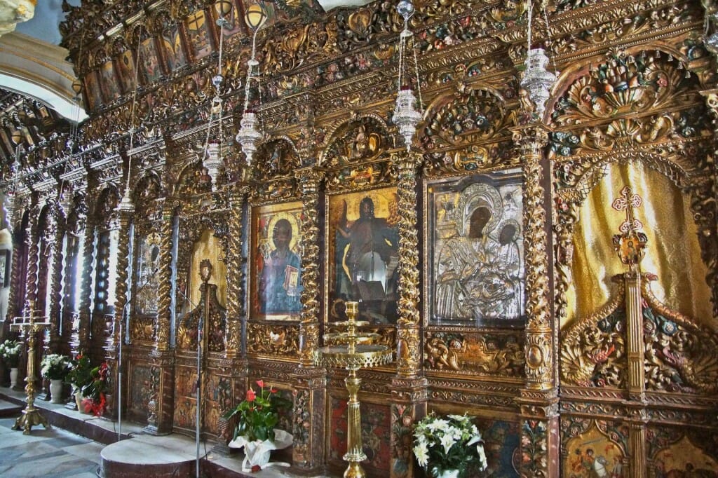 17th-century iconostasis at the Monastery of Panagias Tourlianis, Mykonos, Greece. A tour-de-force of carving, gilding, and color.