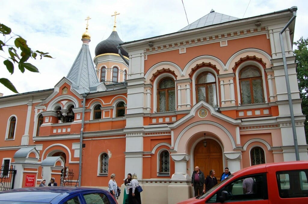 Rehearsals were held in the assembly chamber of the Podvorye. Notice the mosaics of Saint Philaret Metropolitan of Moscow, and Saint Tikhon, Patriarch of Moscow, both of who lived at this monastery. Saint Innocent of Alaska resided here as well.