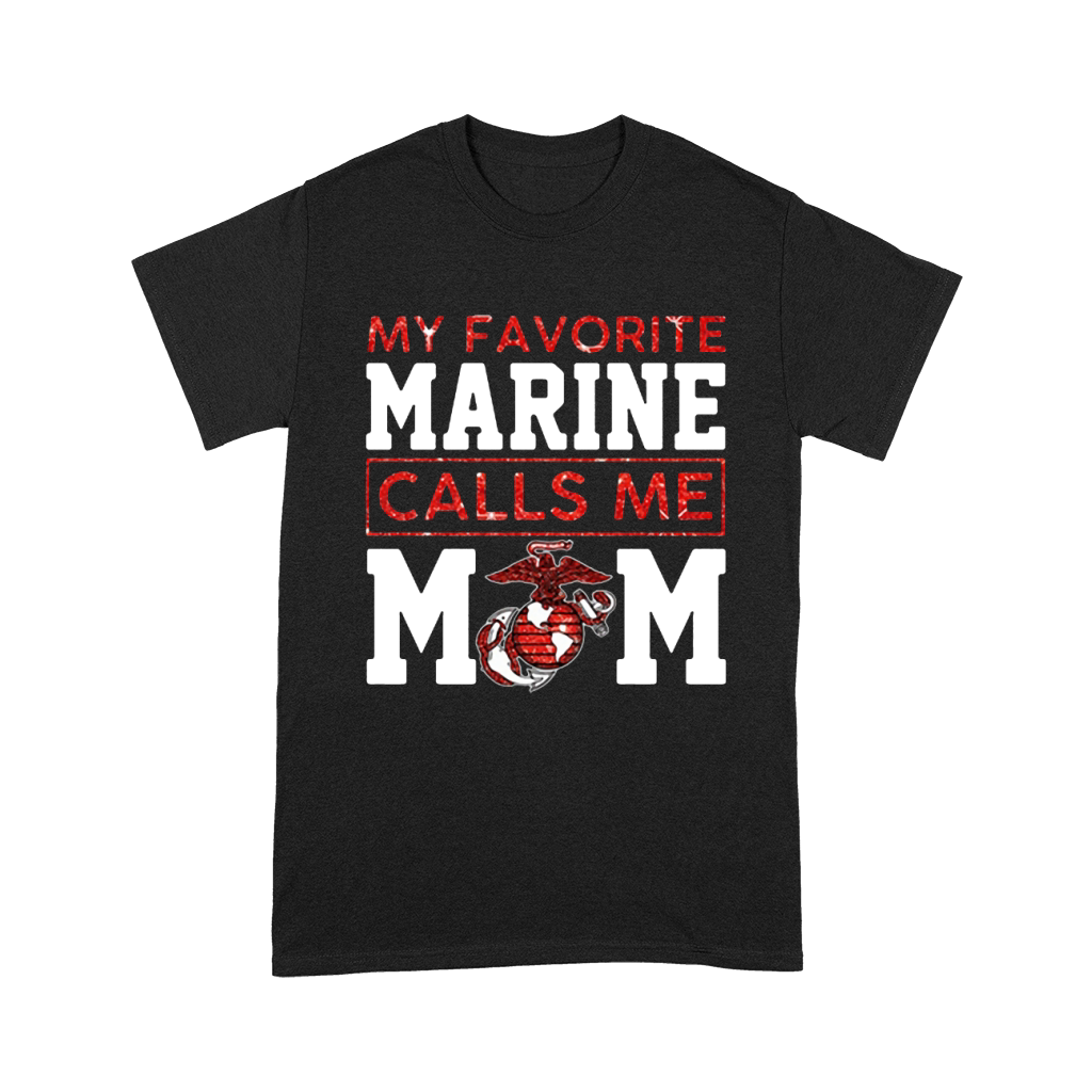My favorite marine calls me mom Unisex T-Shirt