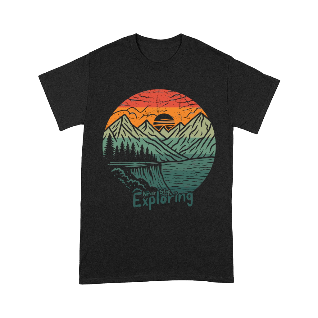 Exploring mountain adventure graphic vector art t shirt design Comfort T-shirt