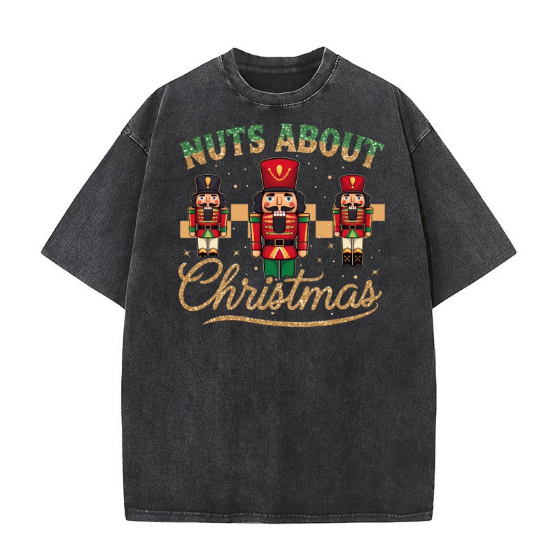 Nuts about christmas Washed T-Shirt