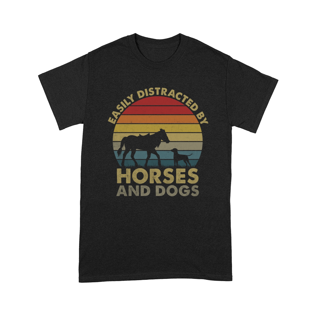 Easily distracted by horses and dogs Comfort T-shirt