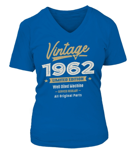 Vintage Born in 1962 - 60th Birthday Retro Classic V-neck T-Shirt Woman