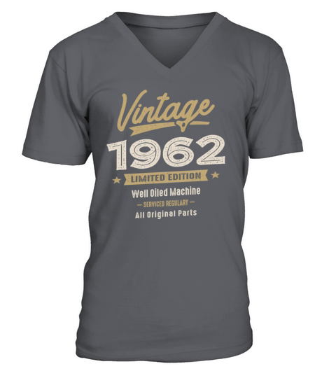 Vintage Born in 1962 - 60th Birthday Retro Classic V-Neck T-shirt