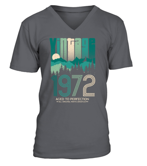 Vintage 1972 - 50 years old - 50th birthday gift V-Neck T-shirt