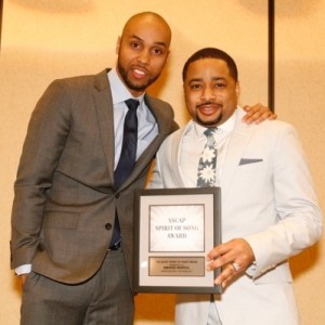 ASCAP Rhythm & Soul Director of Creative Services Jonathan Jones presents Pastor Smokie Norful with the ASCAP “Spirit of Song" Award at the ASCAP and eOne Morning Glory Breakfast