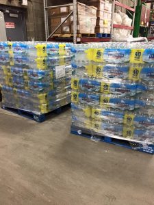 Marvin Sapp Helps Bring Bottled Water to Flint